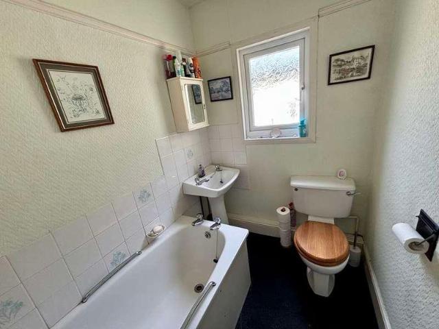 Flat for sale in Lerryn, Cornwall