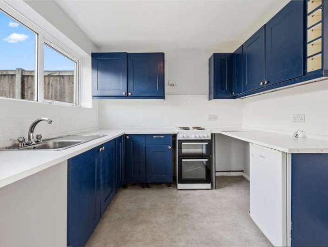 Flat for sale in Oad Street, Kent