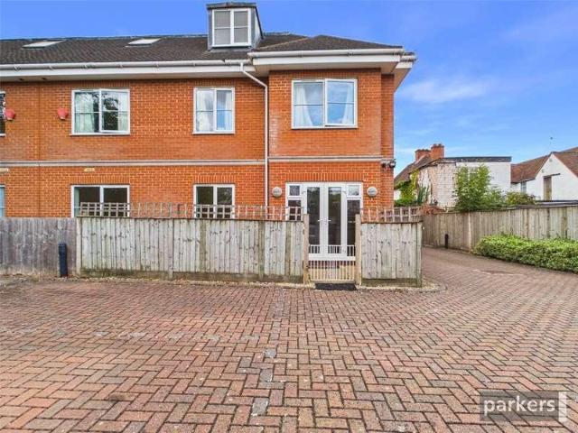 Flat for sale in Sindlesham, Winnersh