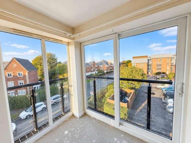 Flat for sale in West Wick, Weston-super-Mare