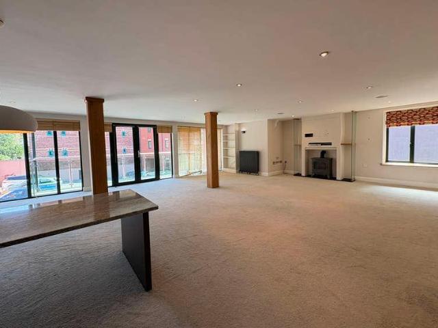 Flat for sale in Portfields, Hereford