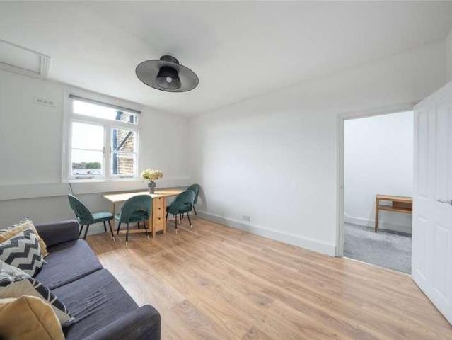 Flat for sale in Kensal Town, Greater London