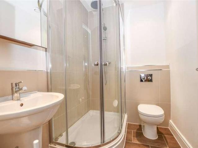 Flat for sale in Emmbrook, Wokingham
