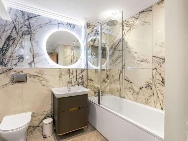 Flat for sale in Salisbury, Wiltshire