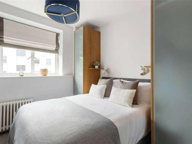 Flat for sale in Knightsbridge, Greater London
