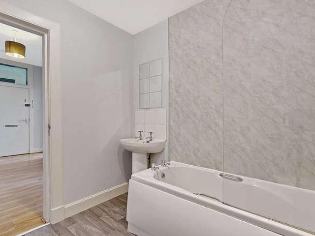 Flat for sale in Partick, Scotland