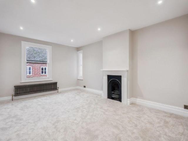 Flat for sale in Cookham