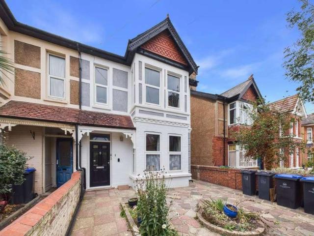 Flat for sale in West Worthing, Worthing