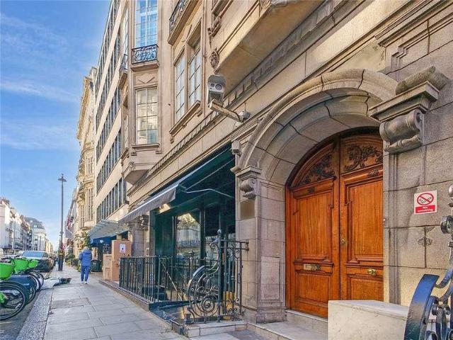 Flat for sale in St. James's, Mayfair