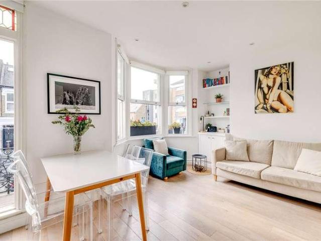 Flat for sale in Fulham, Greater London