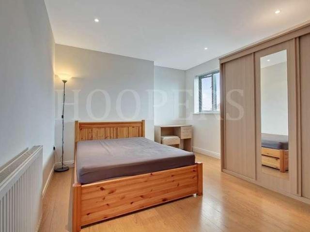 Flat for sale in Dollis Hill, Greater London