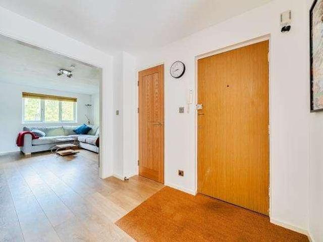 Flat for sale in Dromore, Oxfordshire