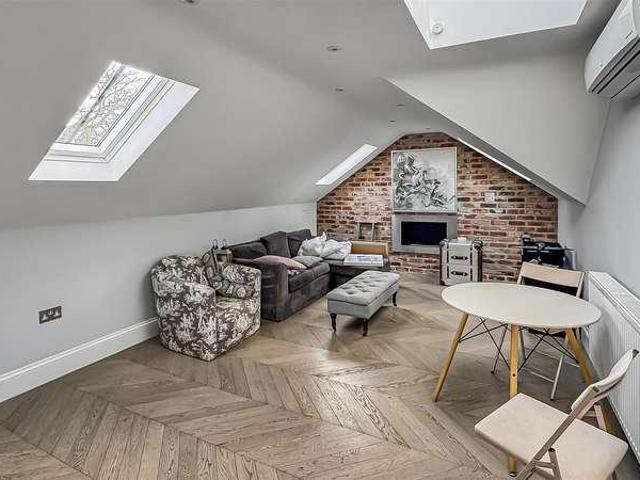 Flat for sale in Clewer Village, Windsor