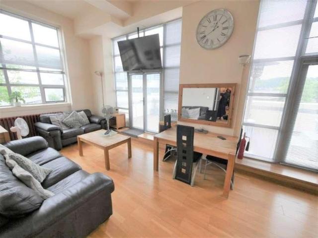 Flat for sale in Key Street, Suffolk