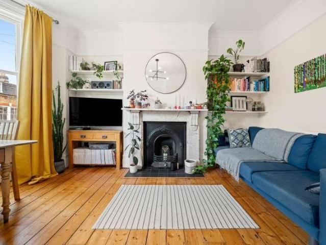 Flat for sale in Brixton, Greater London