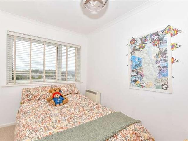 Flat for sale in Spring Vale, Hampshire