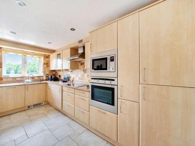 Flat for sale in Eastcote, Greater London