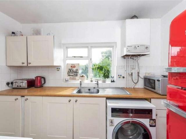 Flat for sale in London Borough of Lewisham, New Cross