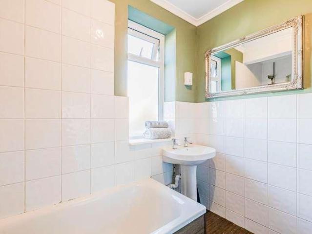 Flat for sale in Woking, Surrey