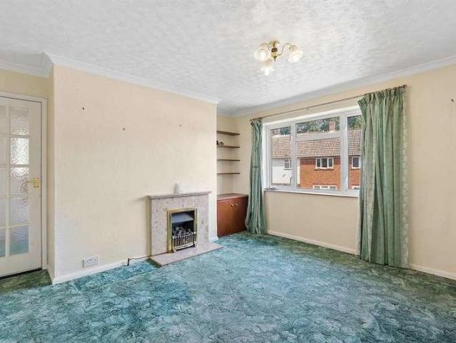 Flat for sale in The Bridge, Kent