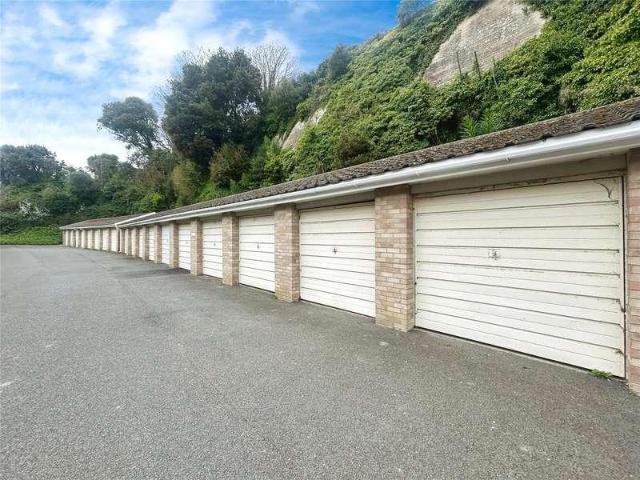 Flat for sale in Lowtherville, Ventnor