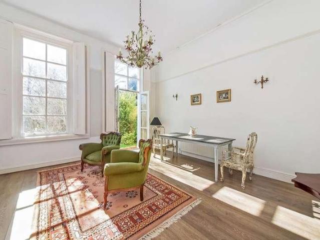 Flat for sale in Crystal Palace, Greater London