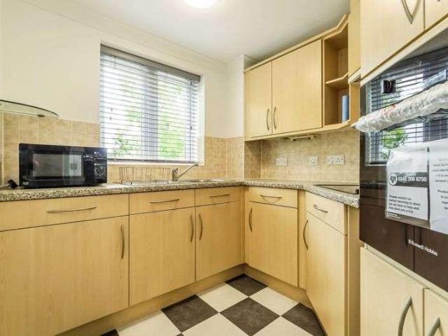 Flat for sale in Warlingham, Chelsham