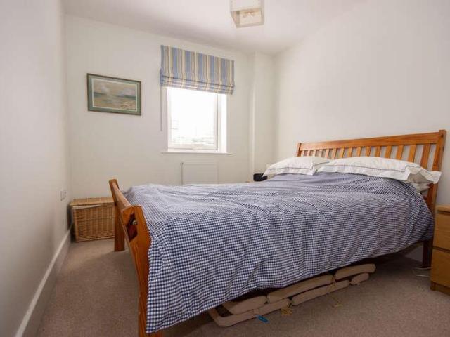 Flat for sale in East Cowes, Isle Of Wight