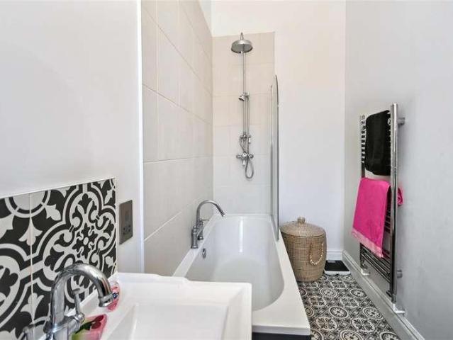 Flat for sale in Eastbourne, East Sussex