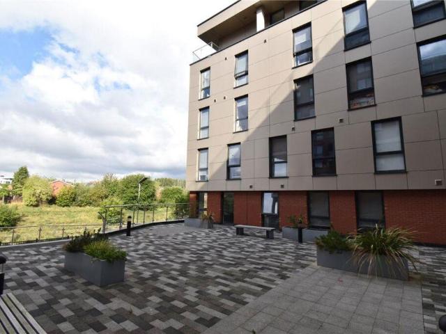 Flat for sale in Blackfriars, Salford