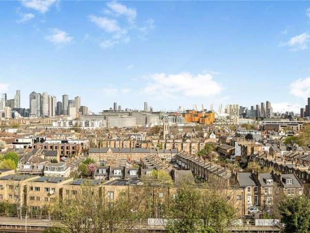 Flat for sale in East Greenwich, Greater London