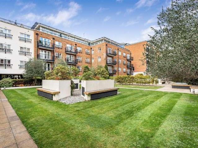 Flat for sale in Royal Borough of Kingston upon Thames, Greater London