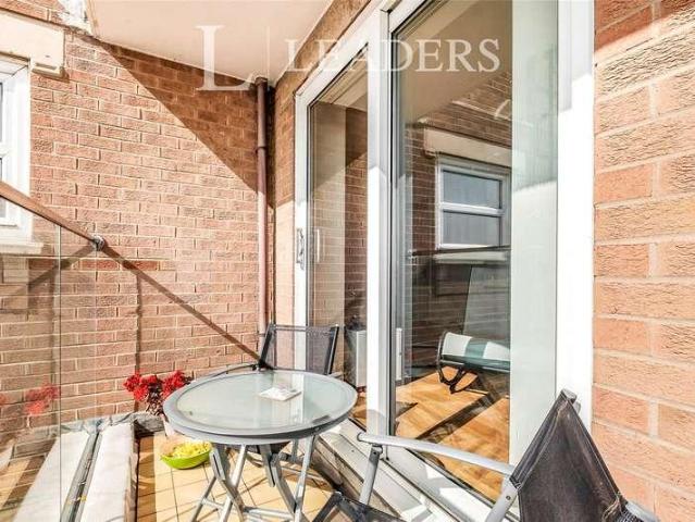 Flat for sale in West Worthing, Worthing