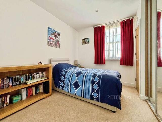 Flat for sale in Ewens Farm, Golden Valley