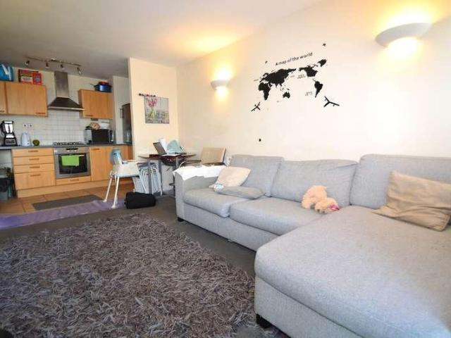 Flat for sale in Royal Borough of Greenwich, Greater London