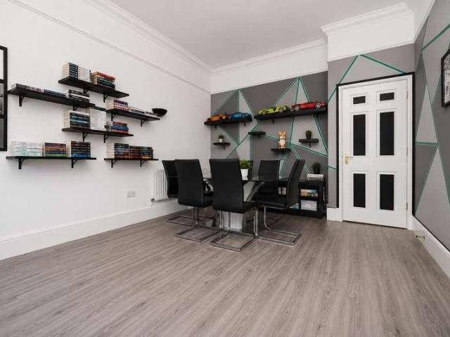 Flat for sale in Hampshire