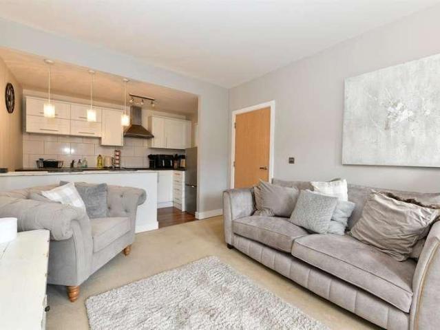 Flat for sale in Feckenham, City Of Bristol