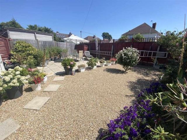 Flat for sale in Alderney, Poole