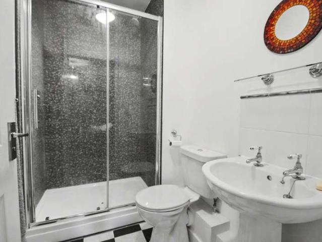 Flat for sale in Fulflood, Hampshire
