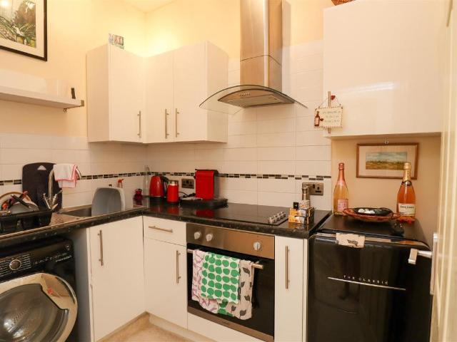 Flat for sale in Bohemia, Guestling Green