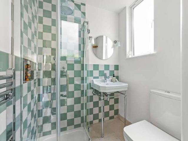Flat for sale in Lower Sydenham, Greater London