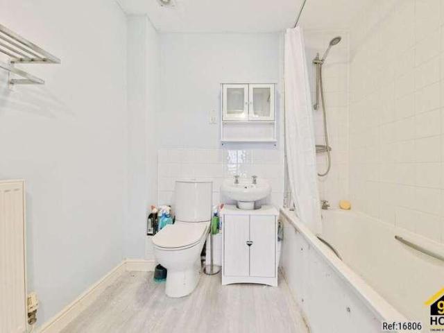 Flat for sale in Great Ashby, King's Walden