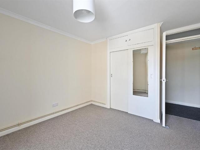 Flat for sale in Central, Heathlands