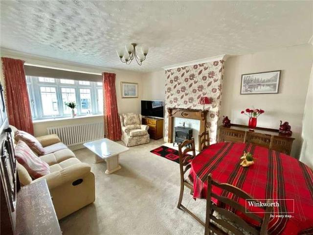 Flat for sale in Highcliffe