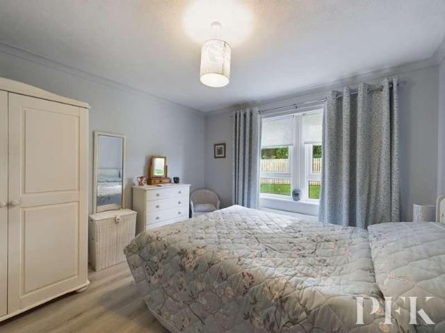 Flat for sale in Fell Lane