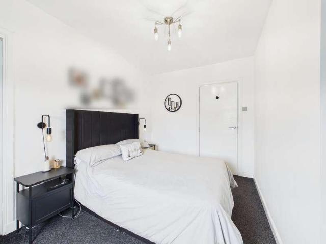 Flat for sale in Dalry, Scotland
