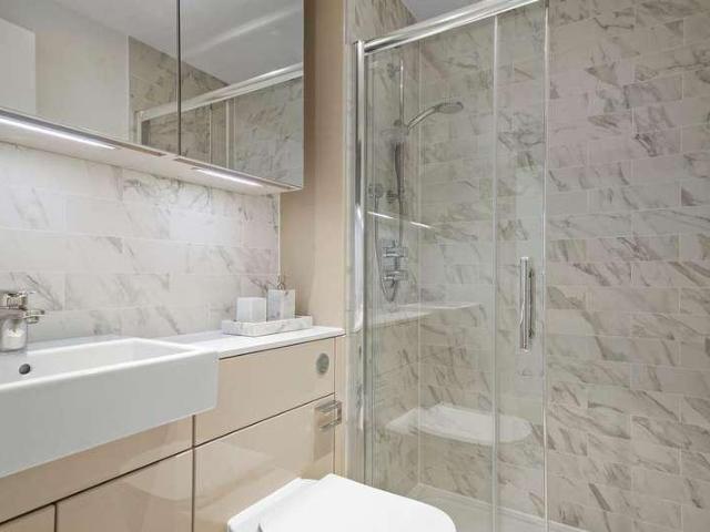 Flat for sale in Elephant and Castle, Greater London