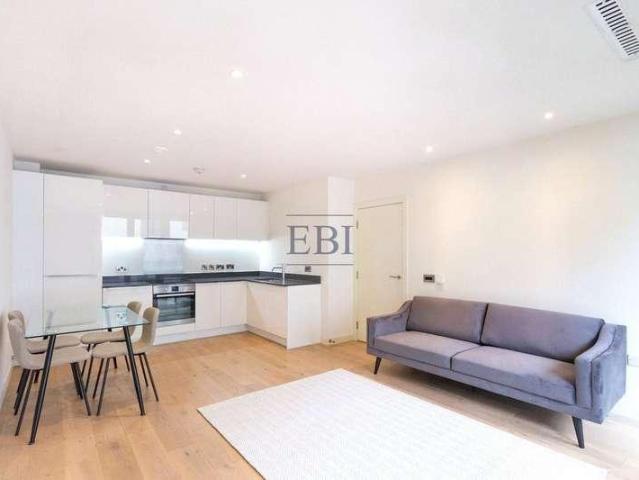 Flat for sale in Kingsbury, Greater London