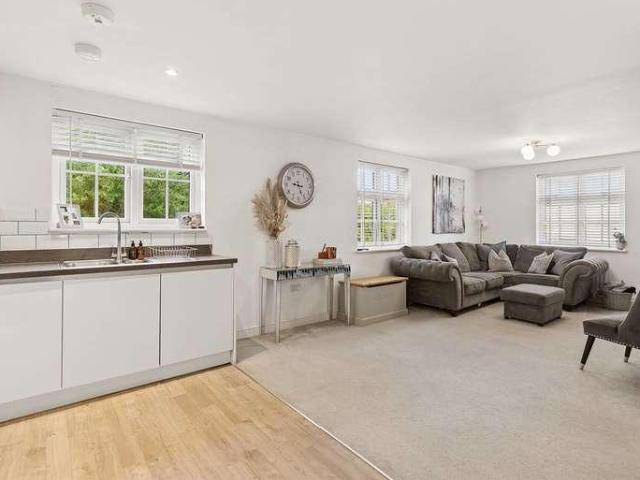 Flat for sale in Herne and Broomfield, The Bridge