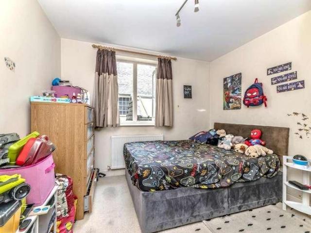 Flat for sale in Cauldwell, Bedford